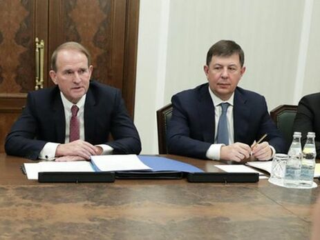 Медведчук (ліворуч) і Козак (праворуч) не тільки перебувають під санкціями, а й є фігурантами у кримінальному провадженні, випливає з відповіді Офісу генпрокурора