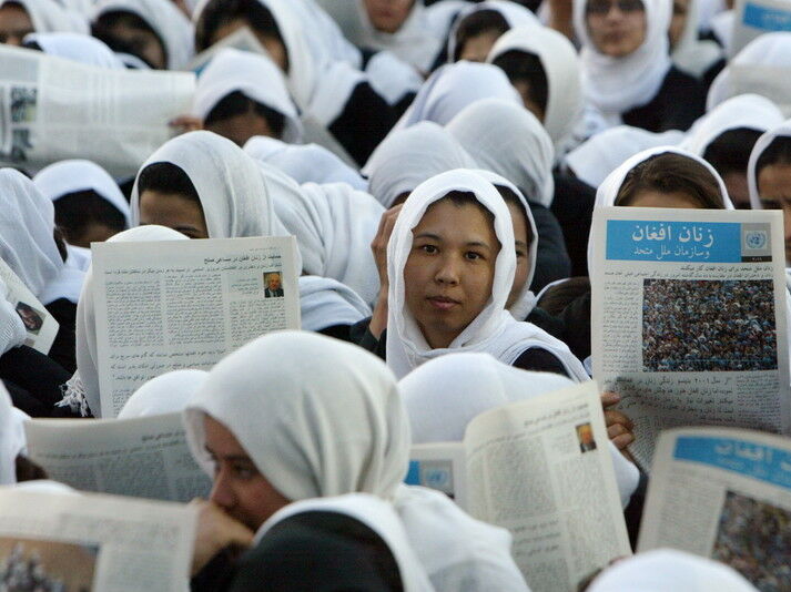 В Афганистане девочкам старше 12 лет запретили петь перед мужчинами
