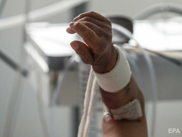 В Турции пациент жаловался на вздутие живота и пришел в больницу. У него нашли опухоль весом 21 кг