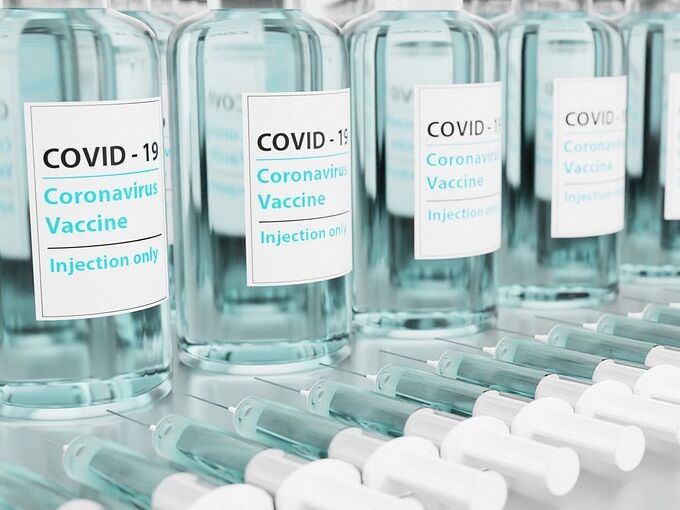 Sanofi приступает к клиническим исследованиям своей второй вакцины от COVID-19