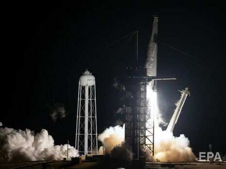 Первая ступень ракеты Falcon 9 успешно села в Атлантике