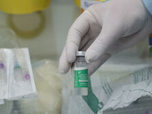 В Украине меняют схему вакцинации препаратом Covishield – иммунолог Лапий