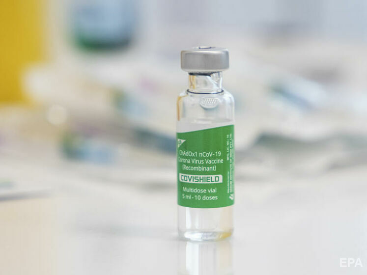 В Украине первый человек получил две дозы вакцины от коронавируса – Минздрав