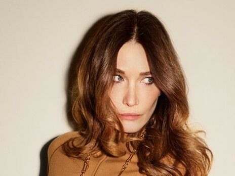 Дружина Саркозі знялася для обкладинки іспанського глянцю й розповіла, що думає про повернення чоловіка в політику