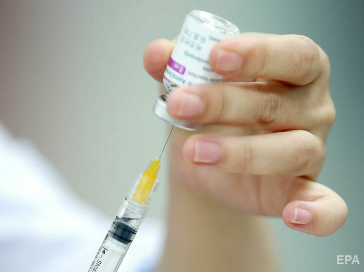 В Естонії зупинили пріоритетну вакцинацію чиновників проти COVID-19 через затримку постачання вакцини