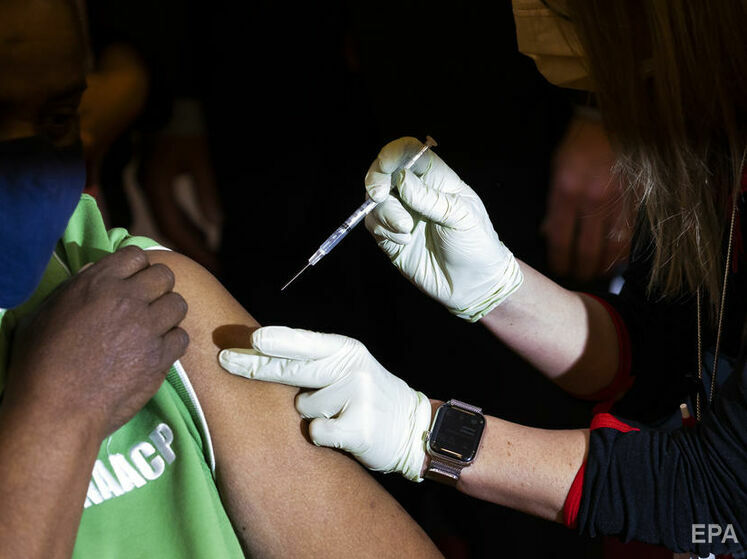 В мире сделали уже 410 млн прививок от коронавируса – данные Bloomberg