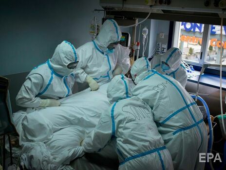 У світі від коронавірусу померло 2,7 млн людей