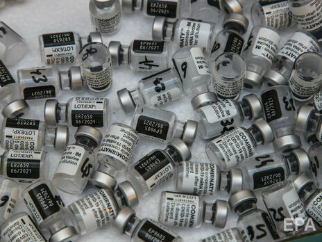 В мире сделали более 420 млн прививок от коронавируса – данные Bloomberg