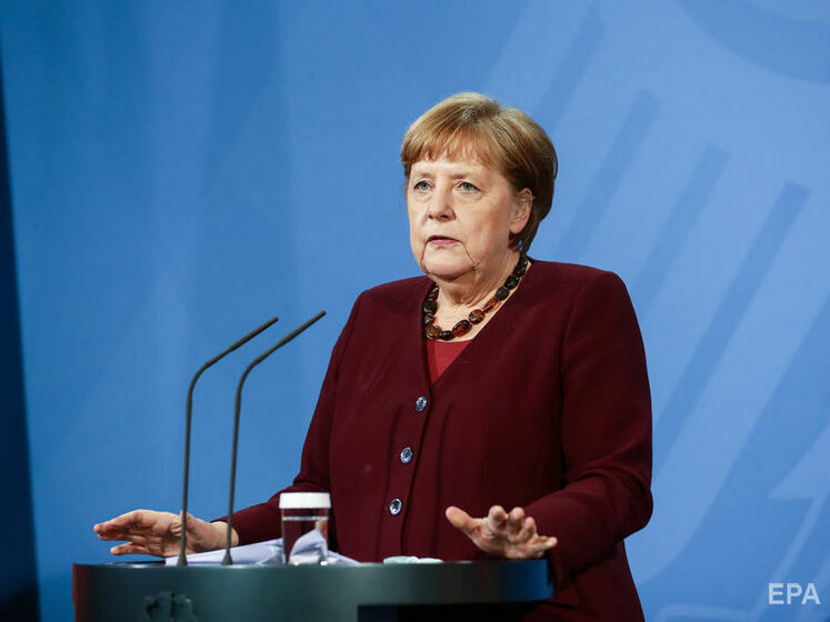 Меркель заявила, що готова вакцинуватися препаратом від AstraZeneca, але хоче дочекатися своєї черги