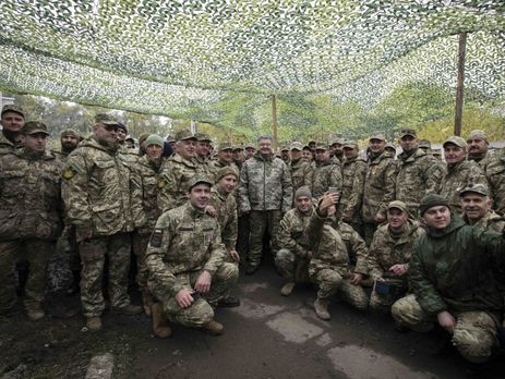 Порошенко сообщил, что в Украине насчитывается почти 100 тысяч резервистов