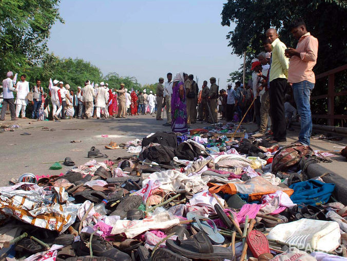 В Индии из-за давки во время религиозного шествия погибло 24 человека