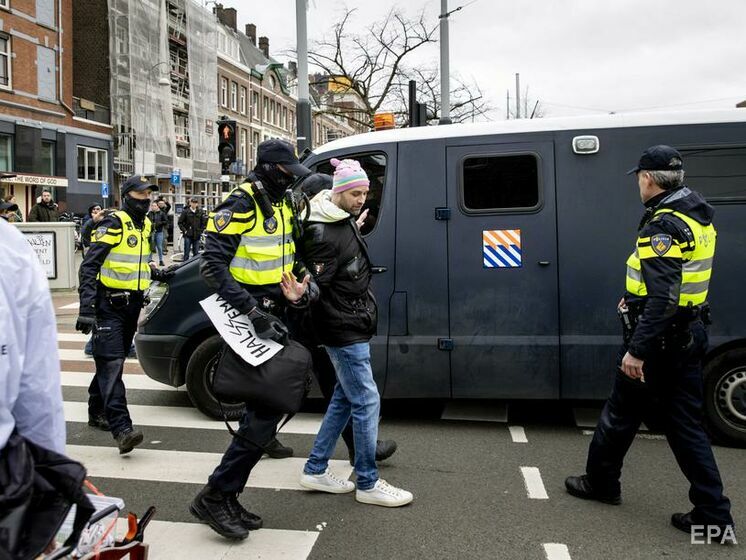 В Амстердамі поліція затримала понад 150 учасників протесту проти карантинних обмежень