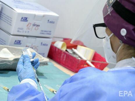 В ЄС заявили, що поки не можуть ділитися вакцинами з бідними країнами