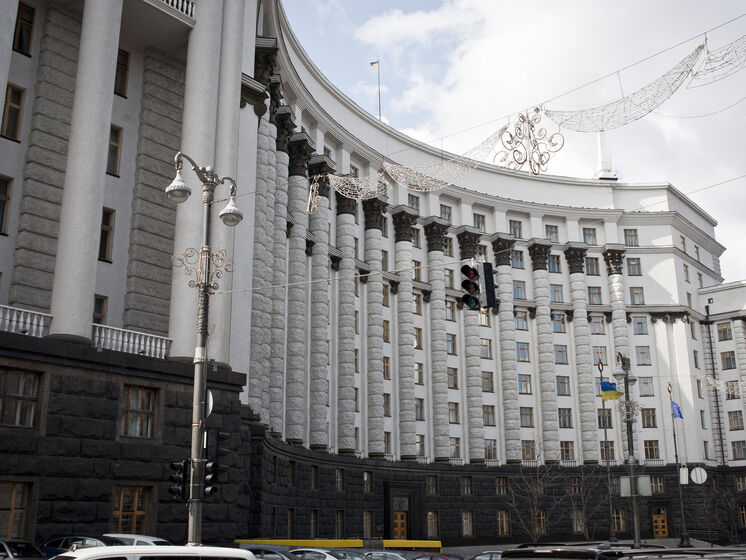 Кабмин призвал МВД и СБУ расследовать события возле Офиса президента