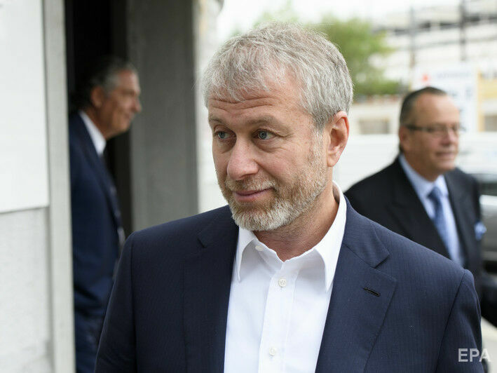 Абрамович подав позов до суду проти видавця та авторки книжки "Люди Путіна"