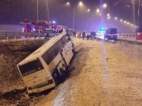 Водителю автобуса с украинскими пассажирами, который в Польше попал в смертельное ДТП, грозит до пяти лет тюрьмы