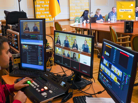 В третьей онлайн-конференции Фонда Рината Ахметова приняли участие почти тысяча врачей