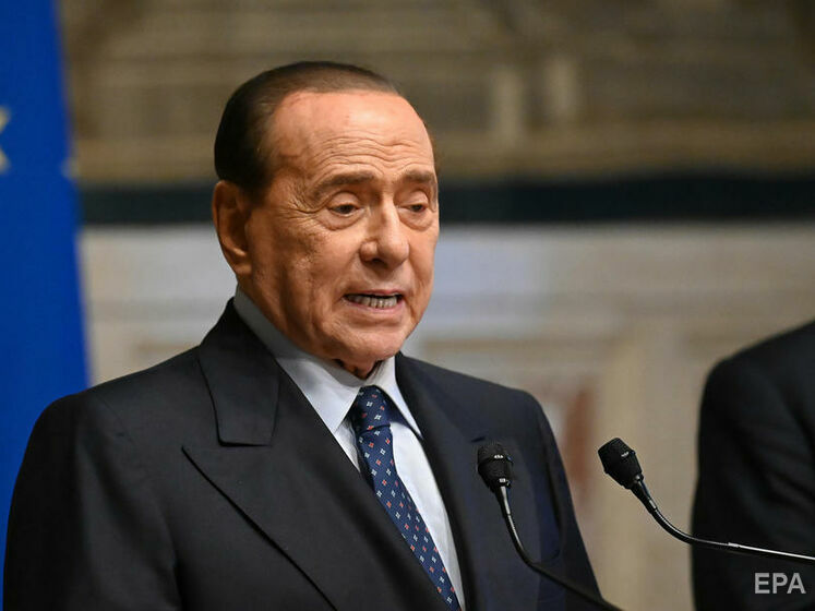 Колишній прем'єр Італії Берлусконі потрапив до лікарні