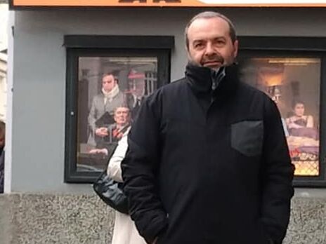 У Навального сильний біль у спині, віднімається нога. Його катують безсонням, відмовляють у лікуванні. І зупинити це безумство нікому