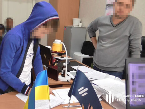 Поліцейського підозрюють у застосуванні сили до дитини – ДБР