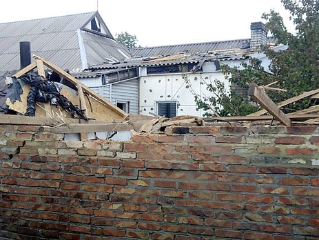 Штаб АТО: Боевики обстреляли жилые кварталы города Марьинка из артиллерии калибром 122 мм и минометов