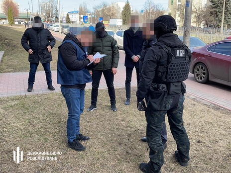 ГБР проверяет причастность других лиц к совершению этого преступления, в том числе среди руководящего звена ГУ ГНС в Киевской области