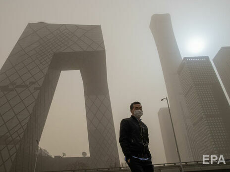 Китай опять накрыла песчаная буря. Фоторепортаж