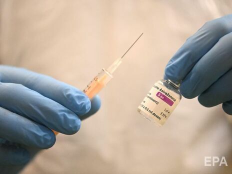 Больше половины взрослого населения Великобритании получили прививку от коронавируса