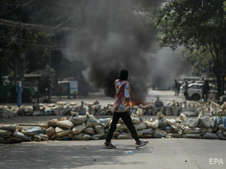 У М'янмі військові обстріляли жалобну церемонію – Reuters