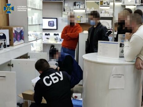 СБУ ликвидировала ботоферму, которую финансировали из РФ. Она дискредитировала вакцинацию и продвигала 