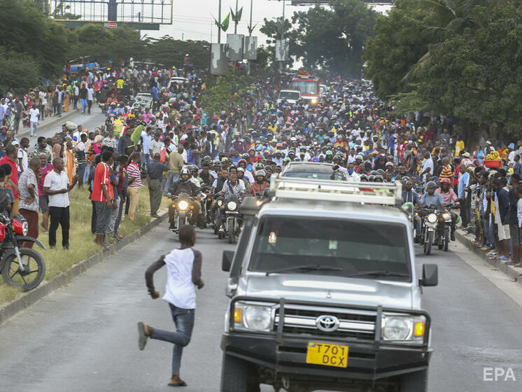 Під час похорону президента Танзанії через тисняву загинуло 45 осіб