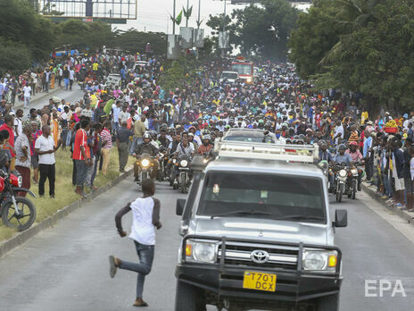 Під час похорону президента Танзанії через тисняву загинуло 45 осіб