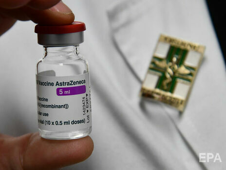 Германия будет вакцинировать препаратом AstraZeneca только граждан старше 60 лет 