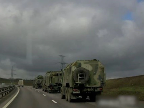 Військову техніку розпочали перекидати у Крим із 24 березня