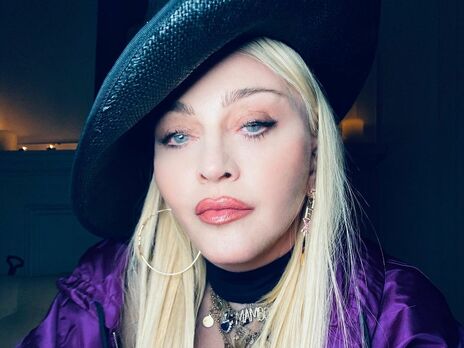 Мадонна обнародовала голые селфи