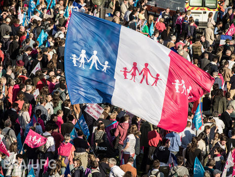 В Париже прошел марш протеста против однополых браков