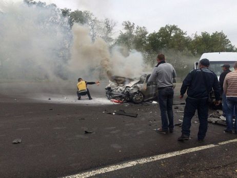 На одесской трассе микроавтобус с футболистами столкнулся с иномаркой, есть погибший
