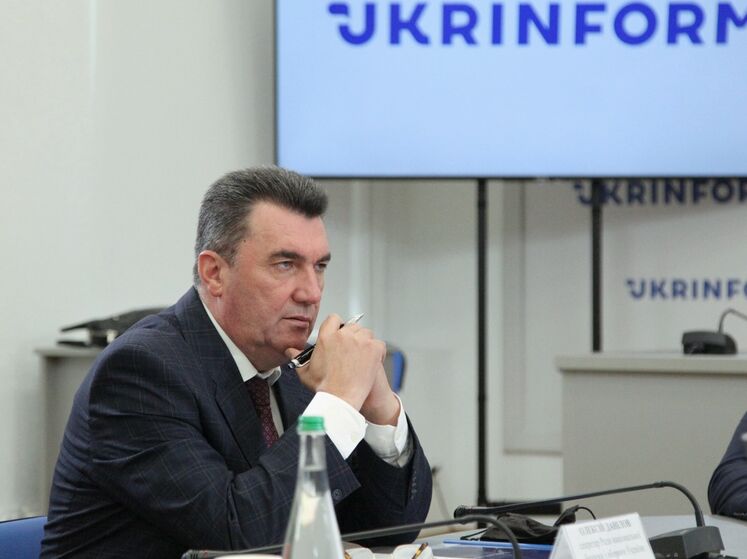 Данилов сообщил, что Зеленский проводил большое совещание по ситуации на Донбассе