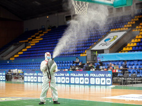 В Україні черговий рекорд за кількістю випадків COVID-19 протягом доби