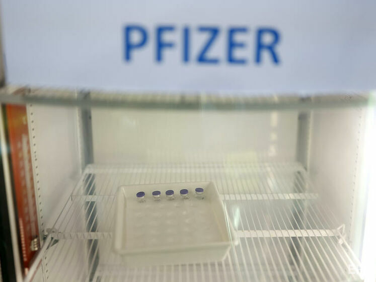 Україна підписала контракт на 10 млн доз вакцини Pfizer