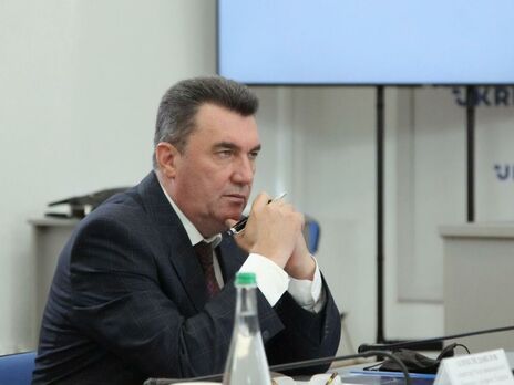 Данілов: У нас захопили Крим, війна, а бізнес кума Путіна в Україні раптово йде вгору. Це нонсенс, неприпустимі речі