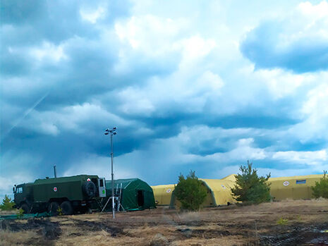 Польовий табір із технікою і наметами для шпиталю: з'явилися фото бази РФ біля кордону з Україною