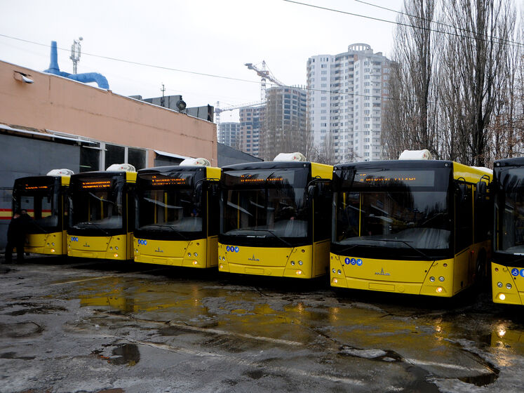 Понад 360 нардепам дали спецперепустки на громадський транспорт у Києві