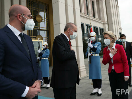 Інцидент із кріслом для фон дер Ляєн. У МЗС Туреччини заявили, що країна зазнала 