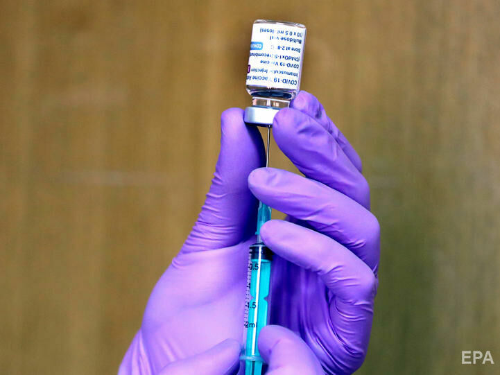 Франція рекомендує людям до 55 років, яким ввели першу дозу AstraZeneca, зробити щеплення іншою вакциною