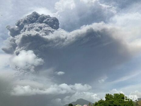 На острові Сент-Вінсент почав вивергатися вулкан, евакуюють 16 тис. осіб