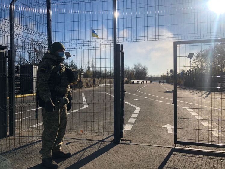 Бойовики на Донбасі блокують роботу КПВВ. Без перебоїв працює тільки один – Держприкордонслужба