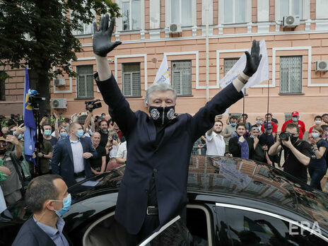 В пресс-службе Порошенко объяснили, почему пятый президент хранит наличными более 1,8 млрд грн