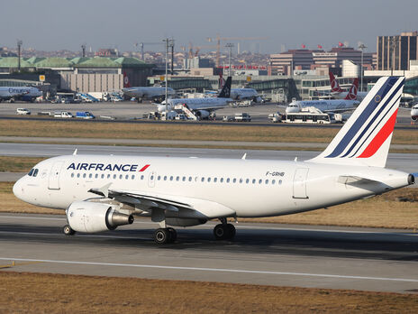 Во Франции могут запретить авиаперелеты на небольшие расстояния