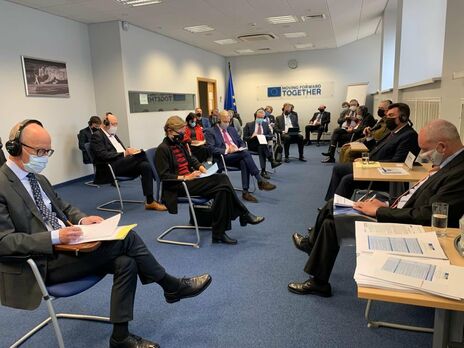 Данилов на встрече с дипломатами ЕС: У Украины нет плана возвращать оккупированные земли военным путем